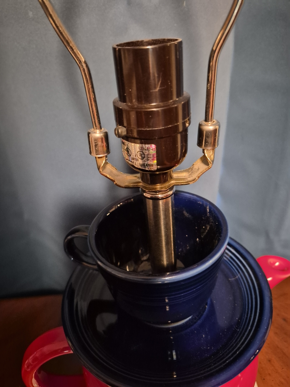 🇺🇸 Fiestaware Upcycled Red, White & Blue Teapot Lamp - Picture 4 of 5